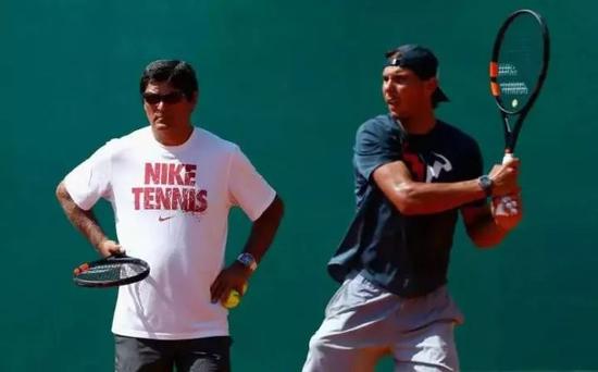 关于西班牙网球队鏖战美国网球队，纳达尔一己之力扛起全队的信息