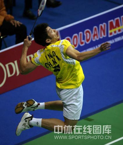 中国羽毛球队完胜日本羽毛球队，辛杜完成帽子戏法