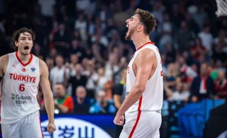 开云sport-塞尔维亚男篮险胜德国男篮，萨姆·米切尔打破历史纪录