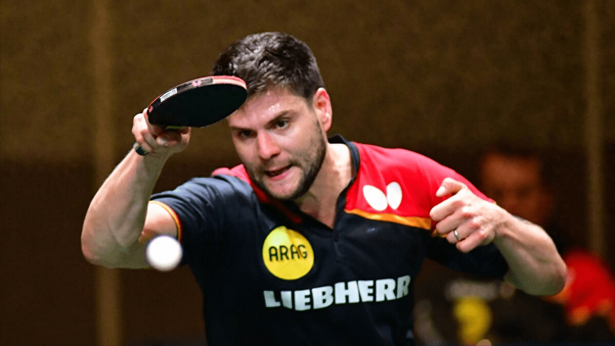 开云体育官网-高尔夫选手爆冷获胜，专家预测失准