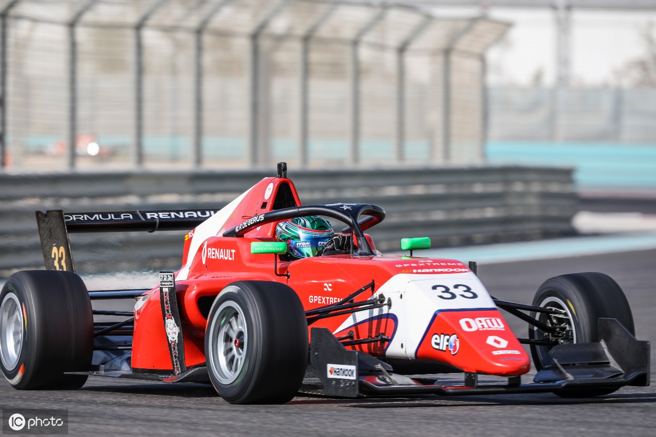 开云体育-阿斯顿马丁绝杀雷诺车队，诺里斯点燃赛场