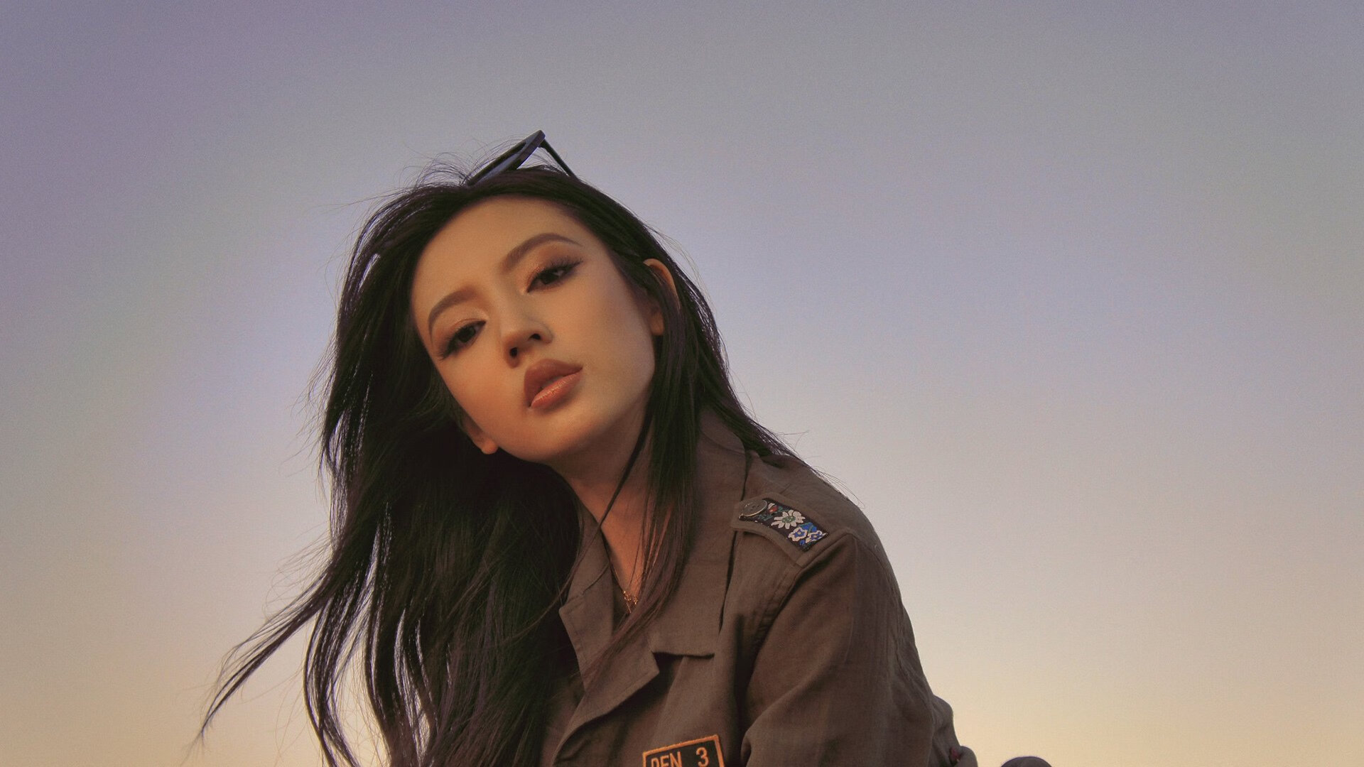 闪电撕碎南粤天幕，当福克斯以雷霆之姿让深圳防线沦为背景