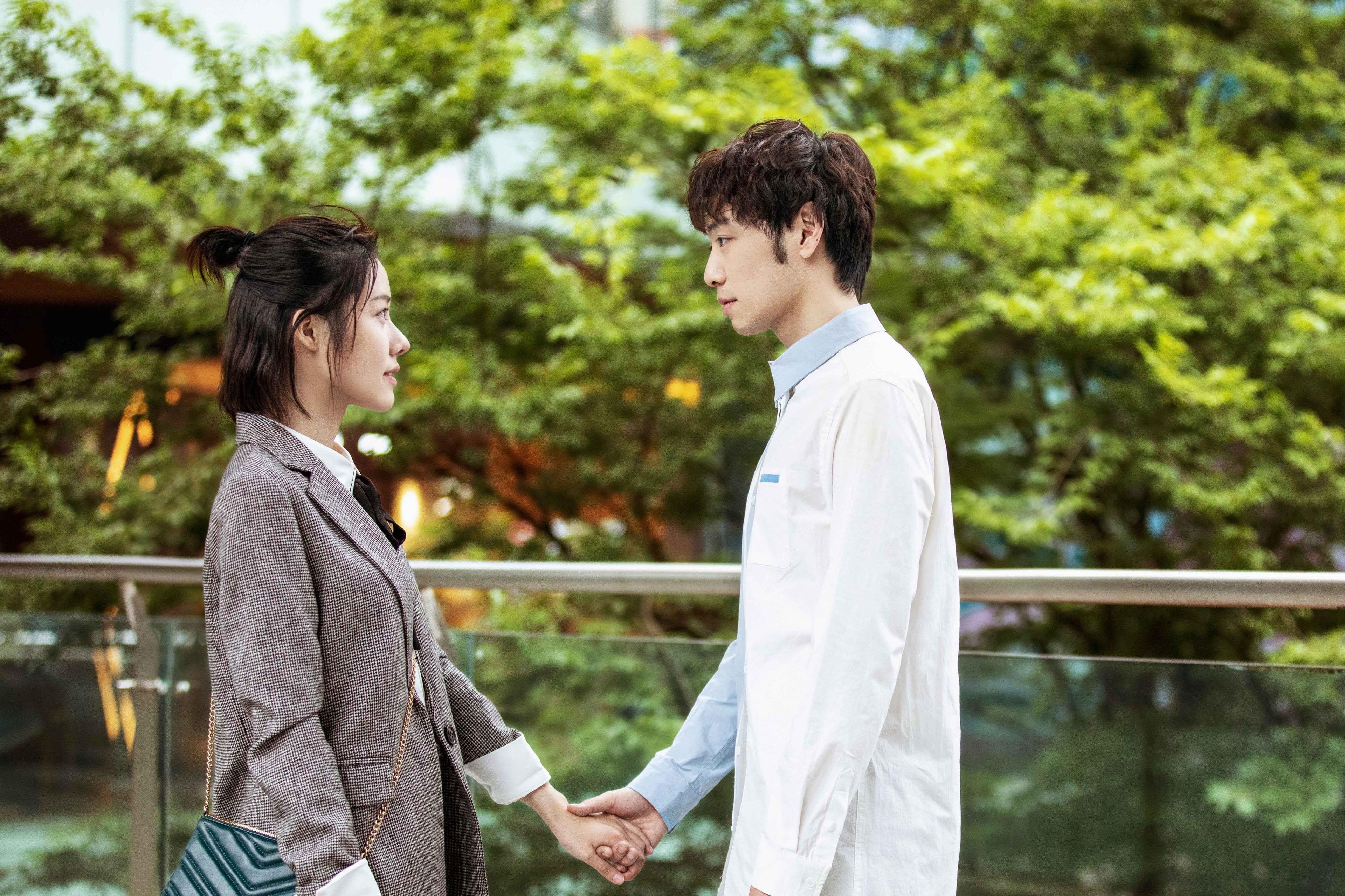 巨星闪光与铁血团队—体育世界两种胜利哲学的对话