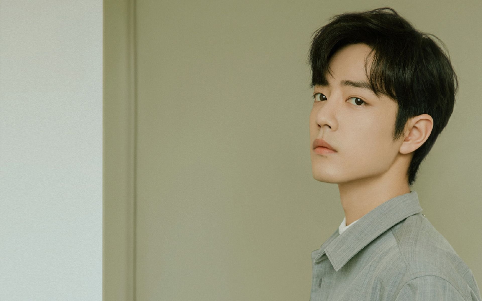 闪电战攻陷不设防的巴黎，莱万指挥官式一击，为勒沃库森写下决定性注脚